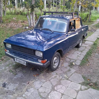 Moskvitch Listo para traspaso , chapisteria recién hecha , motor reparado y cuenta con motor de respuesto. - Img 123670288