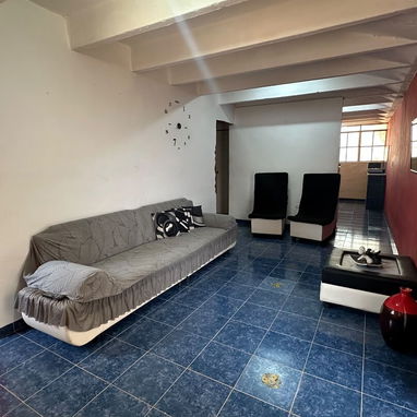 *$7000usd CON AJUSTE. En venta  Apartamento (5to piso) listo PARA  LLEGAR A Vivir de un edificio de 6  pisos en Alamar, - 2/10