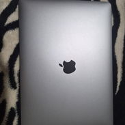 MacBook Air M1 (2020) en excelente estado - Img 54817568