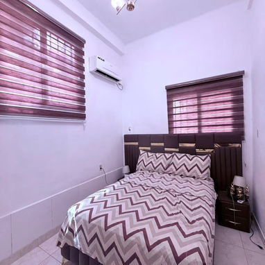 Ref # 85. Ofertaa casa semi independiente en excelente zona de Playa con posibilidad de carporshe. - 7/10