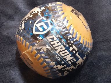 Pelota de teeball Franklin Chrome de nucleo suave. 9 Pulgadas. 4 Onzas. Producto oficial de la MLB: nueva de paquete - Img 67466136