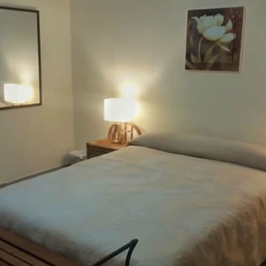 APARTAMENTO DE 3 HABITACIONES Y 2 BAÑOS EN EL VEDADO CON RESPALDO ENERGÉTICO - Img 122905847