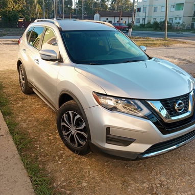 Vendo negocio Nissan Rogue, 2017 con tres filas asientos - Img 111016097