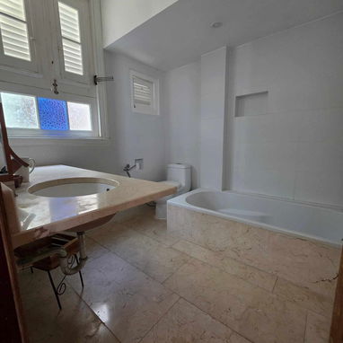 VEDADO, ZONA LETRAS, LUJO!!! APARTAMENTO DE 2 HABITACIONES Y 3 BAÑOS CON PRECIOSAS VISTAS - 10/10