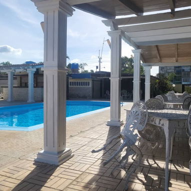 Piscina en Boyeros, para que disfrutes de un día de sol y verano🌻 - Img 124946181