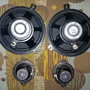 Se vende un juego de bocinas para carro - Img 56403753