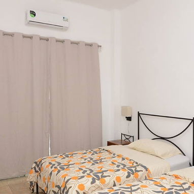 SE RENTA APARTAMENTO INDEPENDIENTE,  DE 1 DORMITORIO, EN LA HABANA VIEJA - 2/10