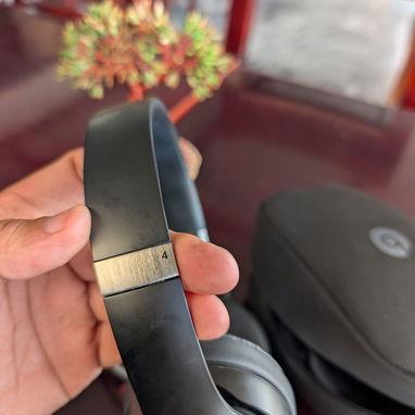Beats Solo 4 (me ajusto) - 2/2