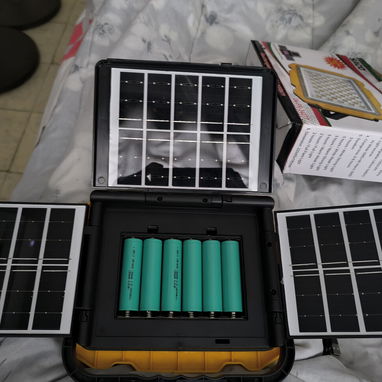 Lámpara recargable nueva en su caja - 2/4