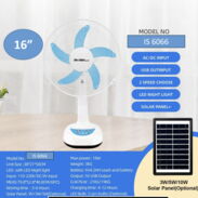 Ventilador de 16 pulgadas recargable por panel solar o corriente. Tiene dos bombillos led y una base de carga celular - Img 44472758