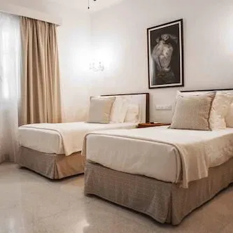 Casa enorme en Miramar de 3 niveles - Img 121234431