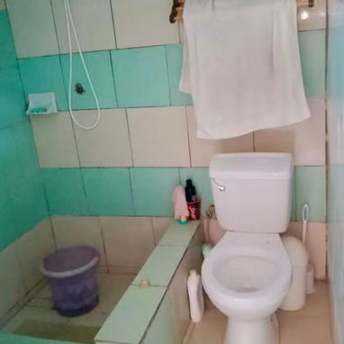 CASA ESPACIOSA EN LAWTON DE 4 CUARTOS Y GARAJE CON OPCIÓN DE CARRO INCLUIDO! - 4/6
