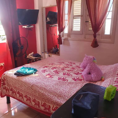 El apartamento tiene, sala-comedor,2 cuartos,balcon. baño cocina,balcon que da para la azotea independiente cercada y un - 2/10