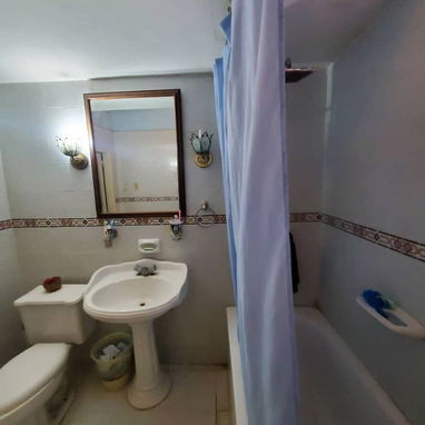 Se vende / Venta de Casa en Playa, La Habana en 15 e/ 70 y 72 - Img 116600240