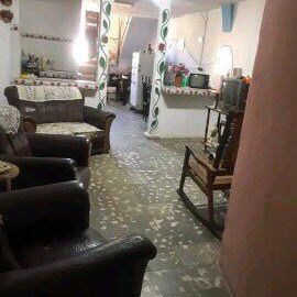 77_*SE VENDE APTO EN INTERIOR EN HABANA VIEJA🏰*  👋🏽*CONSTA DE : 2/4,balcón con vista a la calle,terraza,sala,comedor- - Img 121852518