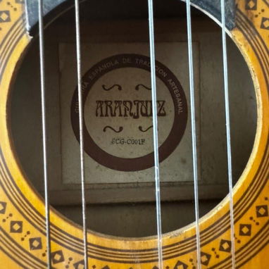 Vendo guitarra clásica - Img 124869981