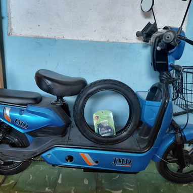 C VENDE BICIMOTO NUEVA, CON 1 GOMA DE REPUESTO Y 1 CANDADO PARA DISCO. INTERESADOS AL WHATSAPP 52922899 - 3/4