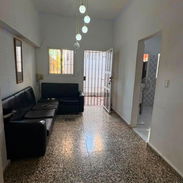 🏡 Casa semi-independiente ubicada en la calle 60 cerca a 31, interior - Img 57476893