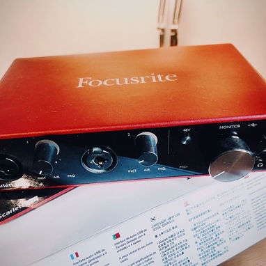 Focusrite Scarlett 4i4 - Interfaz de audio USB de 3ª generación para grabación de alta fidelidad y calidad de estudio. - Img 112119950