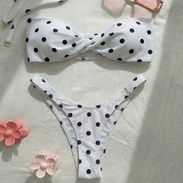 Bikini blanco de lunares - Img 55784859