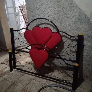 camas de tubos y  juegos de comedor - Img 122337684