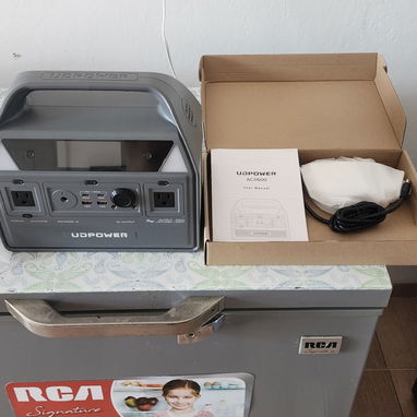 Estación de Energía Portátil de 595 Wh con pico de 1200..tiene sistema automático y carga inteligente, todo lo hace solo - Img 123818974