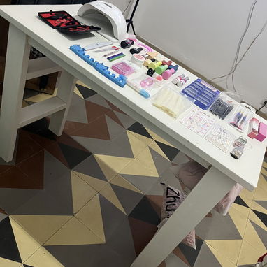Mesa de manicury con todo . Artículos independientes - 2/8