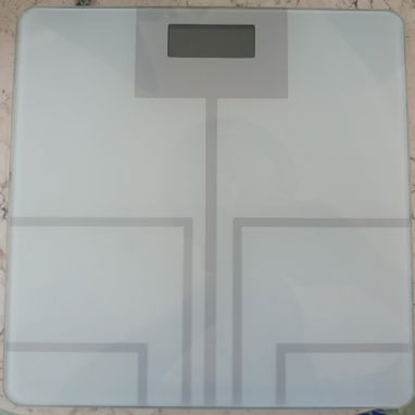 Pesa. Resiste hasta 180 kg. - 2/2