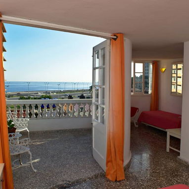 Hostal exclusivo en el Vedado para unas vacaciones inolvidables. - Img 116358215