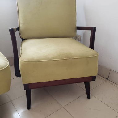 Juego de sala de uso en perfecto estado de caoba original mesa, dos butacas y sofa - Img 123624289