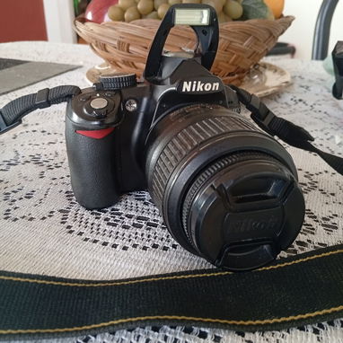 Nikon D3100 + lente 18–55 mm VR + batería + cargador Nikon MH-24 + correa. De uso pero en buen estado!! - 3/3