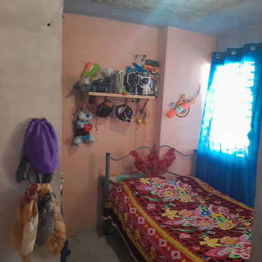Vendo Son dos casas en una sola propiedad con salida intependientes , lo dejo todo menos el equipo y dos televisores - Img 118731126