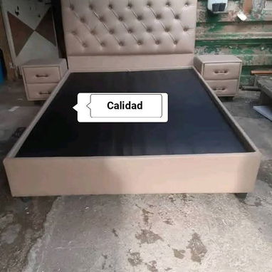 Se venden camas de lujo tapizadas del color q desee - Img 122589560