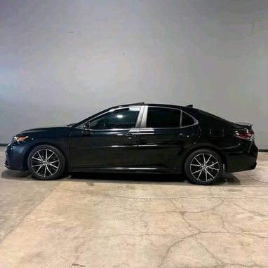 Toyota Camry SE 2021 Título limpio  70 mil millas  Envío rápido desde USA - Img 123838297