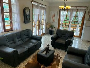 Propiedad horizontal de dos habitaciones climatizada , con baño individuales ,salón de estar que incluye cocína con isla - Img 67544880