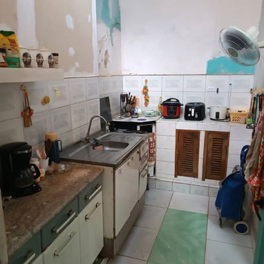 Se vende casa amplia a una cuadra de la calzada de 10 de octubre - 7/10