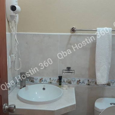 RENTA hostal de 2 habitaciones en el Centro de Trinidad, con Qba Hostin 360. - 6/9