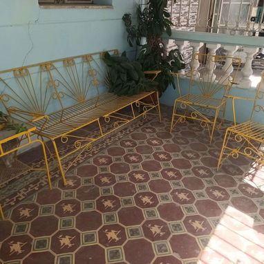 Juego de muebles para terraza ó portal, de 5 plazas, de hierro. Mesa, sofá y dos sillas - 3/4