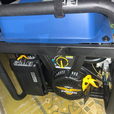 Se vende Planta Eléctrica americana.  Gas y gasolina.  52 94 82 55 - 2/3