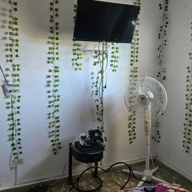 Vendo apartamento en la zona 7 de alamar ,6to piso,dejo los muebles y aire acondicionado,tiene tanque instalado - Img 125505402