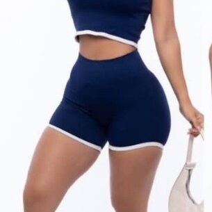 Conjunto Deportivo Acanalado de Top Corto y Shorts - Img 125577464