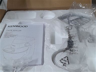 Vendo mescladora marca kenwood 5 velocidades 1000 watts 220V boll 4.3 litros new en caja int 52825727 - Img 39018810
