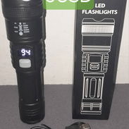 🔥Linterna mediana  ✅️Precio 9 USD  Incluye display indicador de batería y efecto zoom de gran alcance   🎁Aceptamos tod - Img 56183682