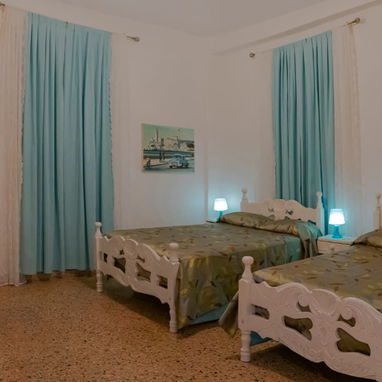 Apartamento moderno frente al Museo de la Revolución – 6to piso, parqueo 24h, wifi – Renta por noches Habana Vieja - Img 119540060