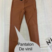 Vendo pantalones de vinil elastizado - Img 58021510