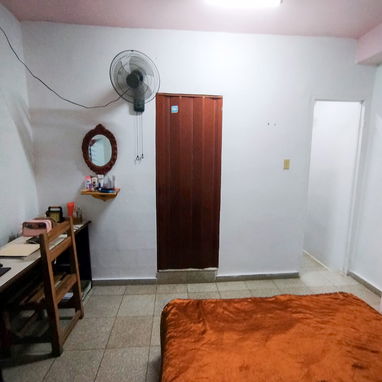 ✨ Gran oportunidad de inversión y vivienda en Centro Habana 📍 Ubicada muy cerca del Hospital Ameijeiras - Img 122472569