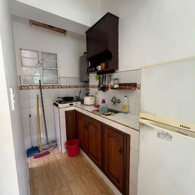Apto interior en el Vedado Calle 10 entre 23 y 21 - 3/7
