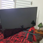 Smart Tv Samsung 55¨modelo UN55NU6950 para piezas de repuesto , pantalla rota . En perfecto estado los led , las placas - Img 57641191