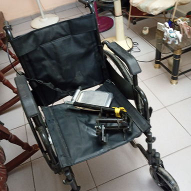 Sillas de ruedas totalmente nuevas, laptop marca Lenovo con su mochila, bolsa colectora de orina, - 3/4