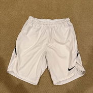 Shorts Nike Originales y pulover Aire Jordan - Img 56808017